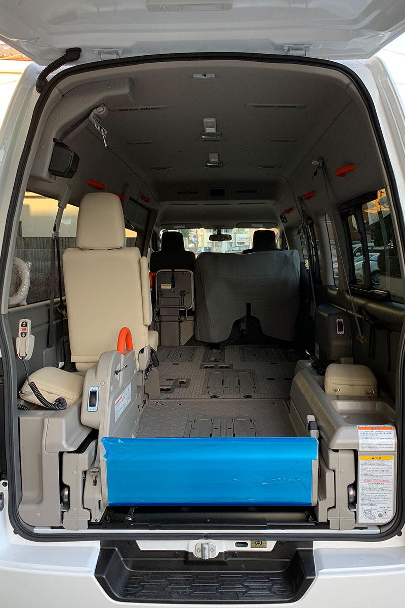 福祉車両　　放課後等デイサービスのTomorrow(トゥモロー）の施設と設備